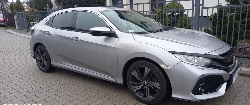 Honda Civic cena 64990 przebieg: 44400, rok produkcji 2018 z Gliwice małe 497